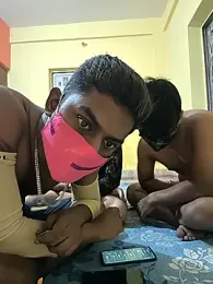 REALFAMILYSHOW webcam model stream image