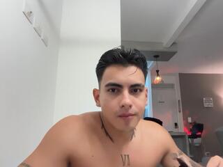 Maurice Lewis webcam model stream image