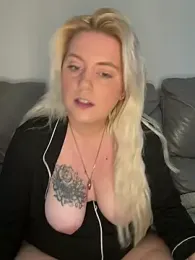 Blondiee3088 webcam model stream image