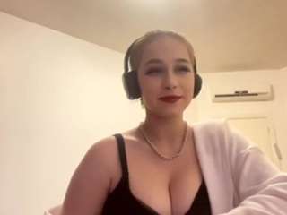 blisscroke webcam model stream image