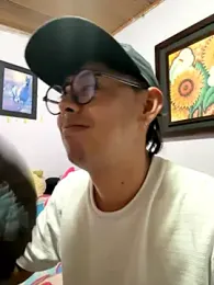 Yunaraa webcam model stream image