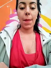 Luinna webcam model stream image