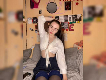 LuxxxBaby webcam model stream image