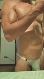 Gil_Hot_ webcam model stream image