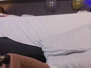 linoshka-1 webcam model stream image