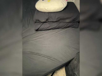 LuxFap webcam model stream image