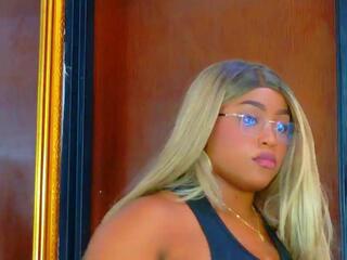 Tianah Glow webcam model stream image
