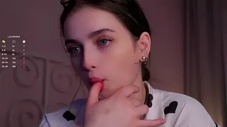 OttilieEsten webcam model stream image