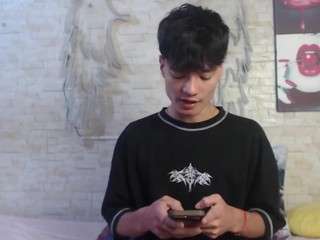 axelmilokairodyerear webcam model stream image