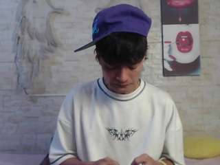 axelmilokairodyerear webcam model stream image