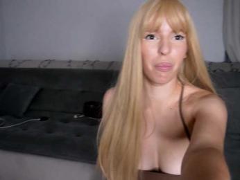 Rosyjune webcam model stream image