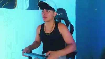 jamescurly2 webcam model stream image