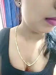 Maahhii_2 webcam model stream image