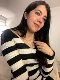 saori_10 webcam model stream image