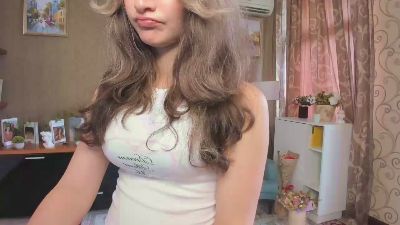 LynetBow webcam model stream image