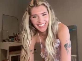 yourgirlclaire webcam model stream image
