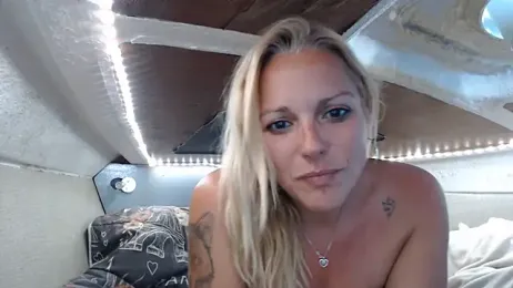 Doucelouve9 webcam model stream image