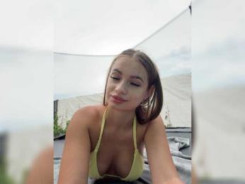 ------_ webcam bongacams model stream image