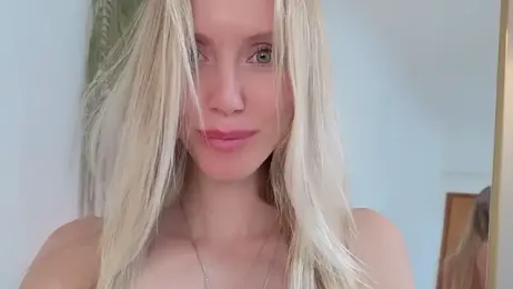 Polynessia webcam model stream image