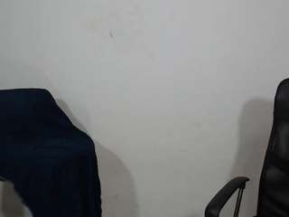 emily-wild webcam model stream image