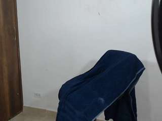 emily-wild webcam model stream image