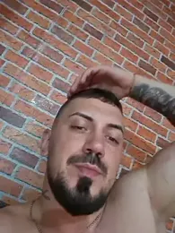 DoubleTroubleY webcam model stream image