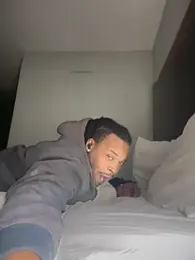 2HandsLong webcam stripchat model stream image