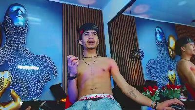 SkinnycuteAlyer webcam model stream image
