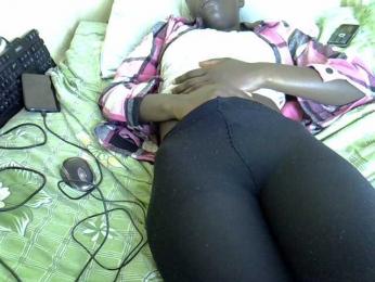 Hotdomina2 webcam model stream image