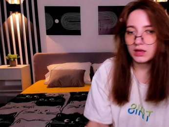 Tararyannn webcam model stream image