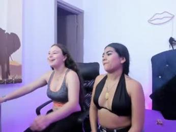 luna_bell_and_mattie webcam model stream image