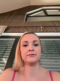 Bella-Tight webcam stripchat model stream image