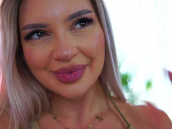ArtTeasee webcam model stream image