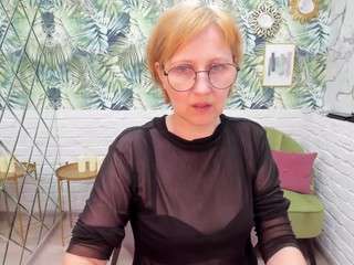parischerry webcam model stream image