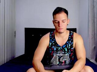 Leo Bonucci webcam model stream image