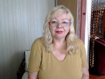 EvelynLoveShy webcam model stream image