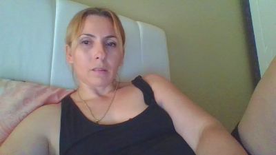 lovesiara1 webcam cam4 model stream image