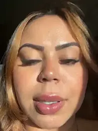 lariic webcam stripchat model stream image