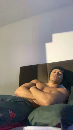 Rchrd2 webcam model stream image