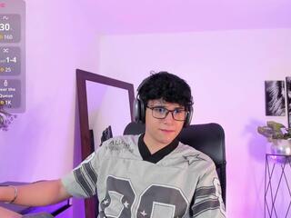 Viktor Renaldi webcam model stream image