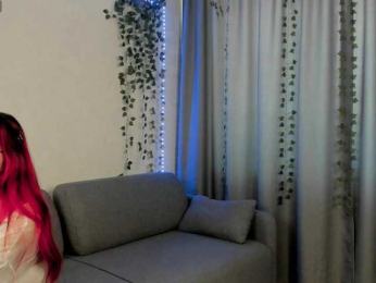 HolyLesly webcam model stream image