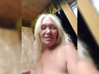 LizSage webcam model stream image