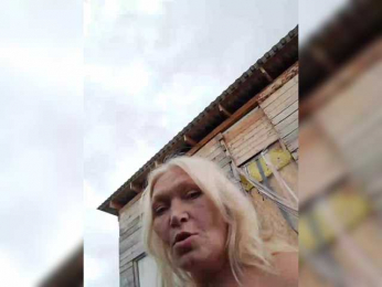 LizSage webcam model stream image
