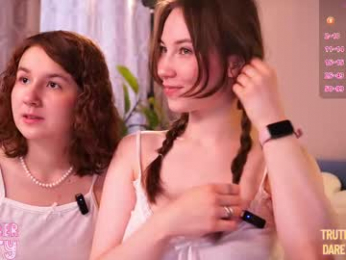 mind__game webcam model stream image