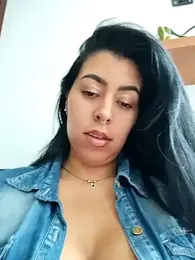 Luianna webcam model stream image