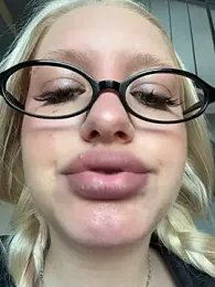 Elfi_InPublic webcam stripchat model stream image