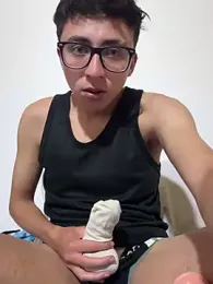 CamiRojas_boy webcam model stream image