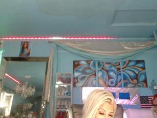 Adrianna Fox webcam model stream image
