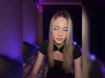 MikkiSweetie webcam bongacams model stream image