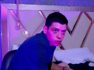 domiinate webcam model stream image